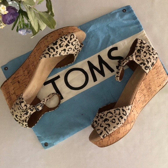 Toms Animal Print Cork Wedge Sandal.   Size 8.5 - Picture 1 of 11